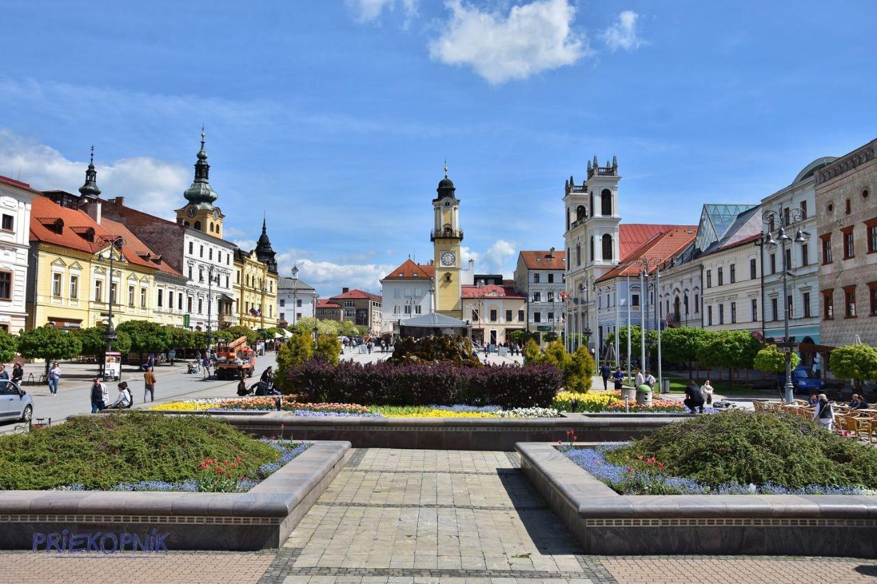 Chalupku - Luxurious Apartment 70M2 In Direct Centrum With Parking Included, Air-Conditioned, Balcony, Quiet Sleep, Best In Town Banska Bystrica Bagian luar foto